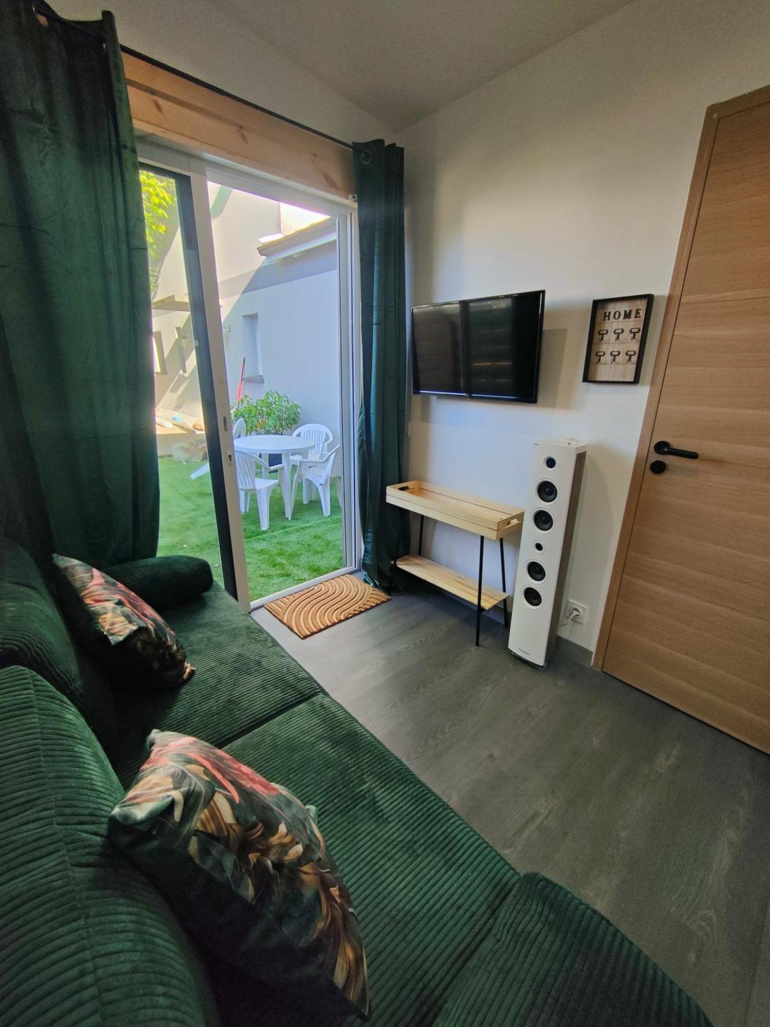Tiny House Avec Jardin Et Acces Piscine Chauffee Villa Saint-Médard-en-Jalles Exterior foto